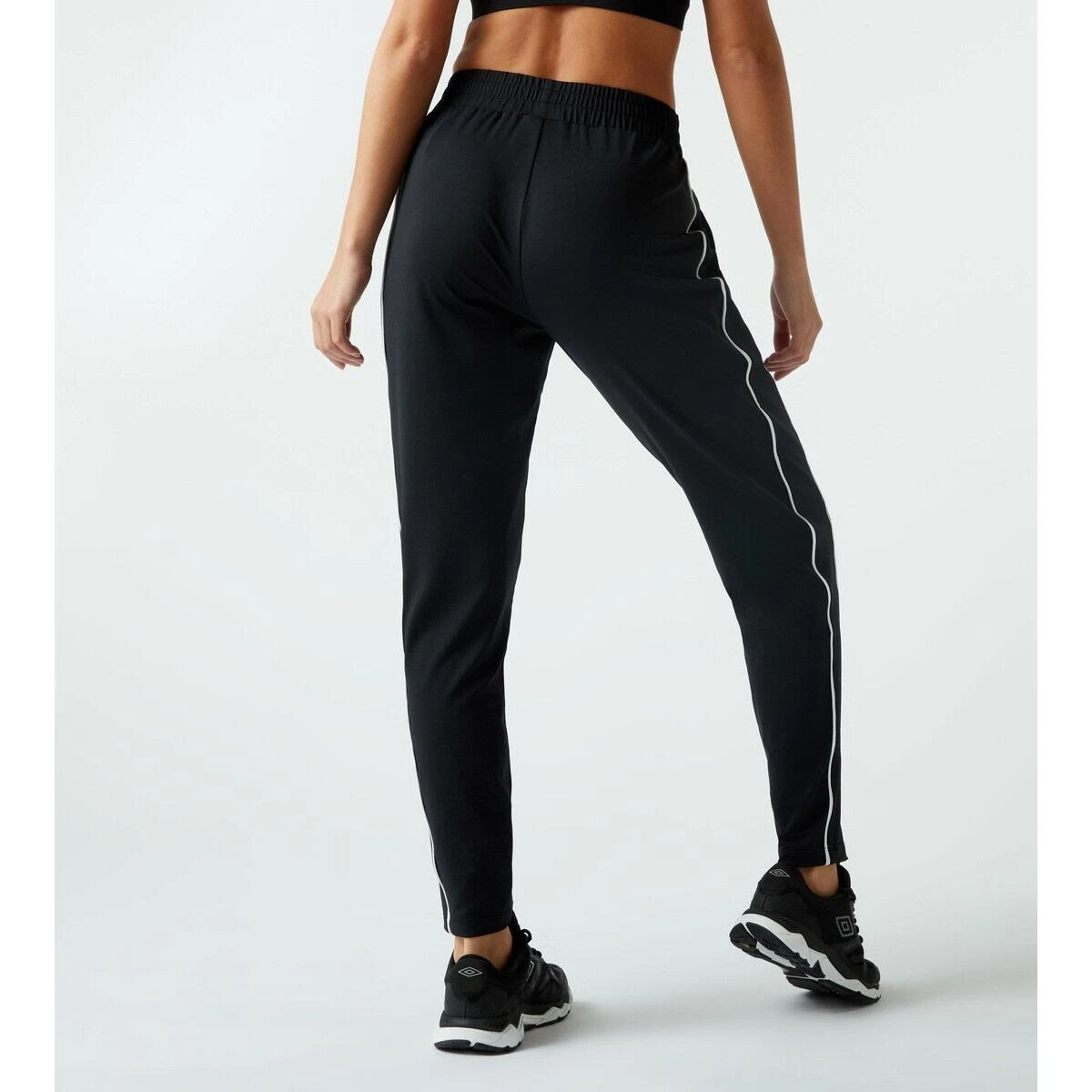 UMBRO Womens/Ladies Classic PTF Relaxed Fit Jogging Bottoms (Black) 4 UMBRO Womens/Ladies Classic PTF Relaxed Fit Jogging Bottoms (Black) - Image 2