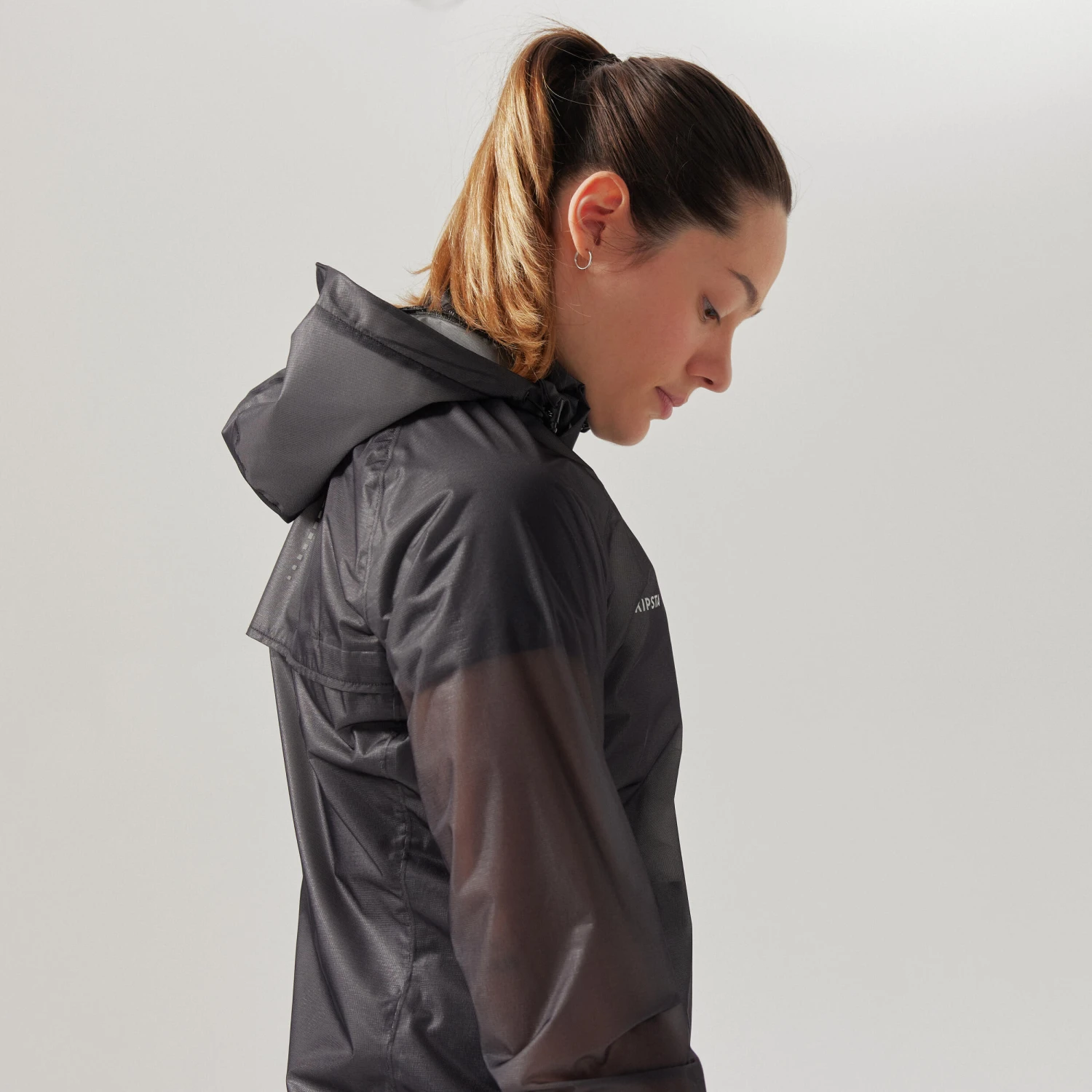 Kipsta Women's Football Rain Jacket 8 Kipsta Women's Football Rain Jacket - Image 6