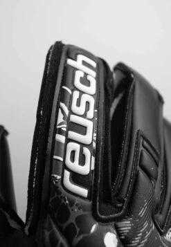 Reusch Attrakt Infinity Resistor AdaptiveFlex Goalkeeper Gloves -Palmeiras Shop k65c6390accb7c34985cd1d4fb0af7695