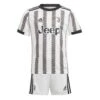 ADIDAS JUVENTUS 22/23 HOME MINI KIT 1 ADIDAS JUVENTUS 22/23 HOME MINI KIT -Palmeiras Shop k6cf19229c3dffc6dc2adf613bbf4c203