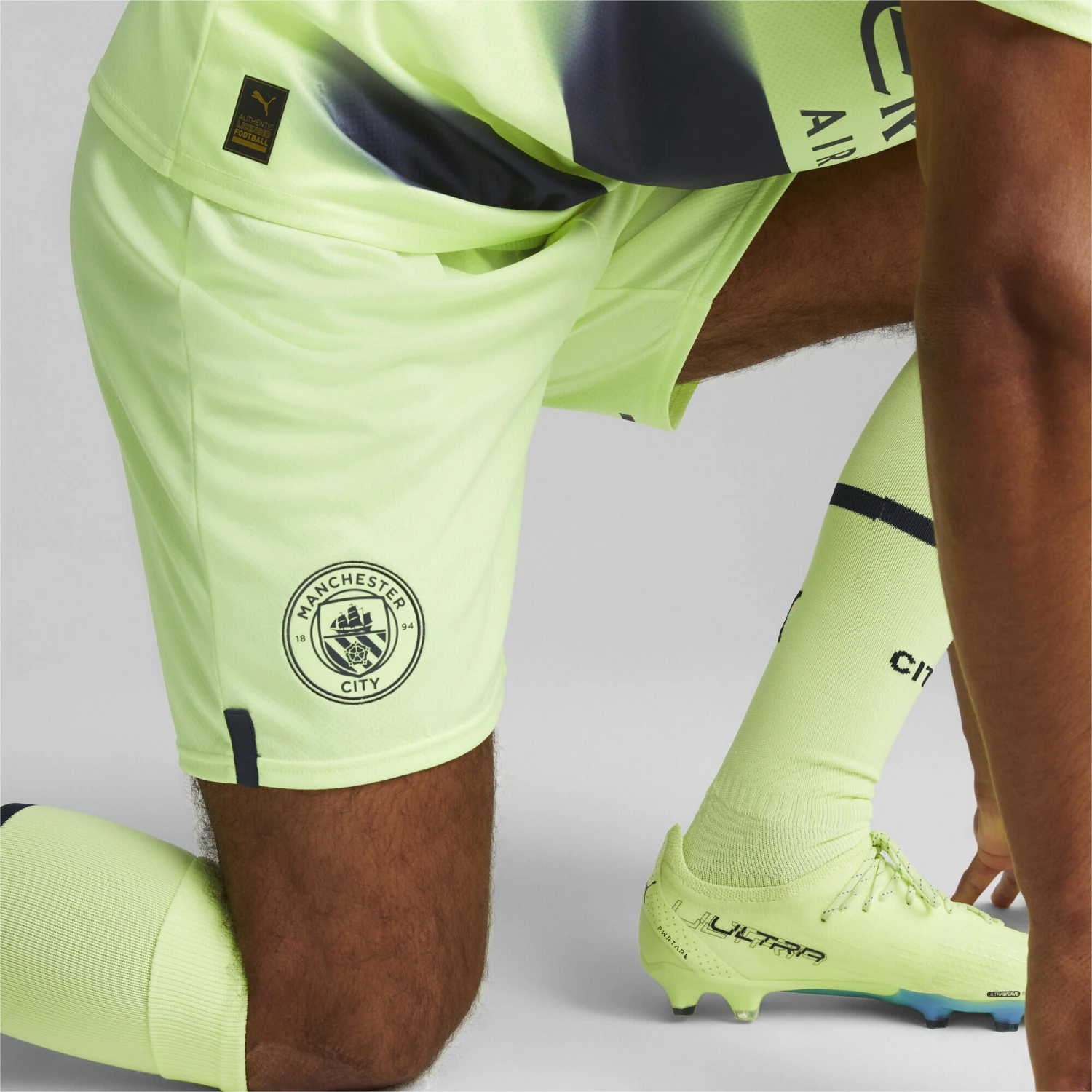 PUMA Mens Manchester City F.C. 22/23 Replica Shorts - Fizzy Light 7 PUMA Mens Manchester City F.C. 22/23 Replica Shorts - Fizzy Light - Image 5