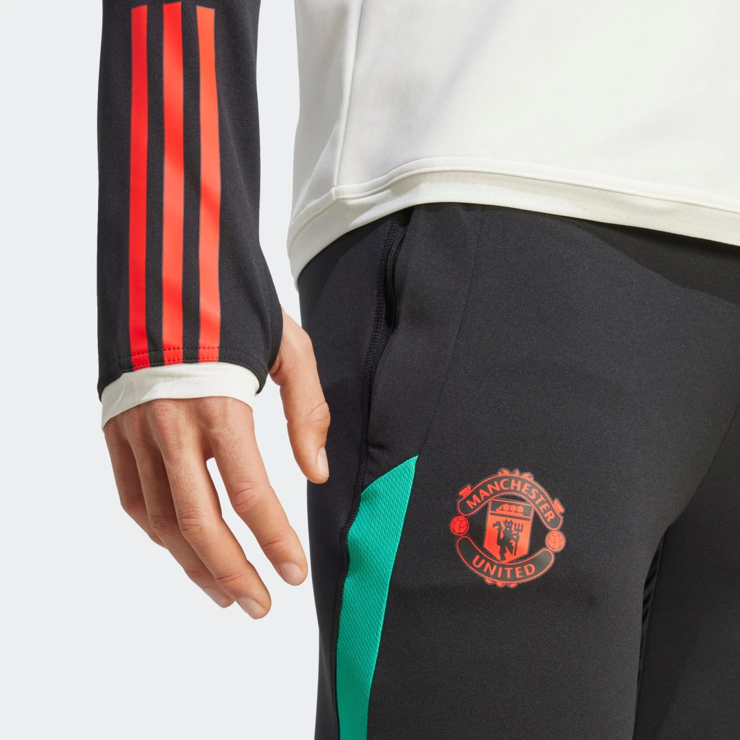 ADIDAS Adult Training Bottoms Manchester United Season 2023 2024 10 ADIDAS Adult Training Bottoms Manchester United Season 2023 2024 - Image 8