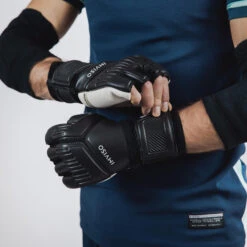 Kipsta Goalkeeper Mitts -Palmeiras Shop ke9880e4335a84bfed1aabbe0454bda73